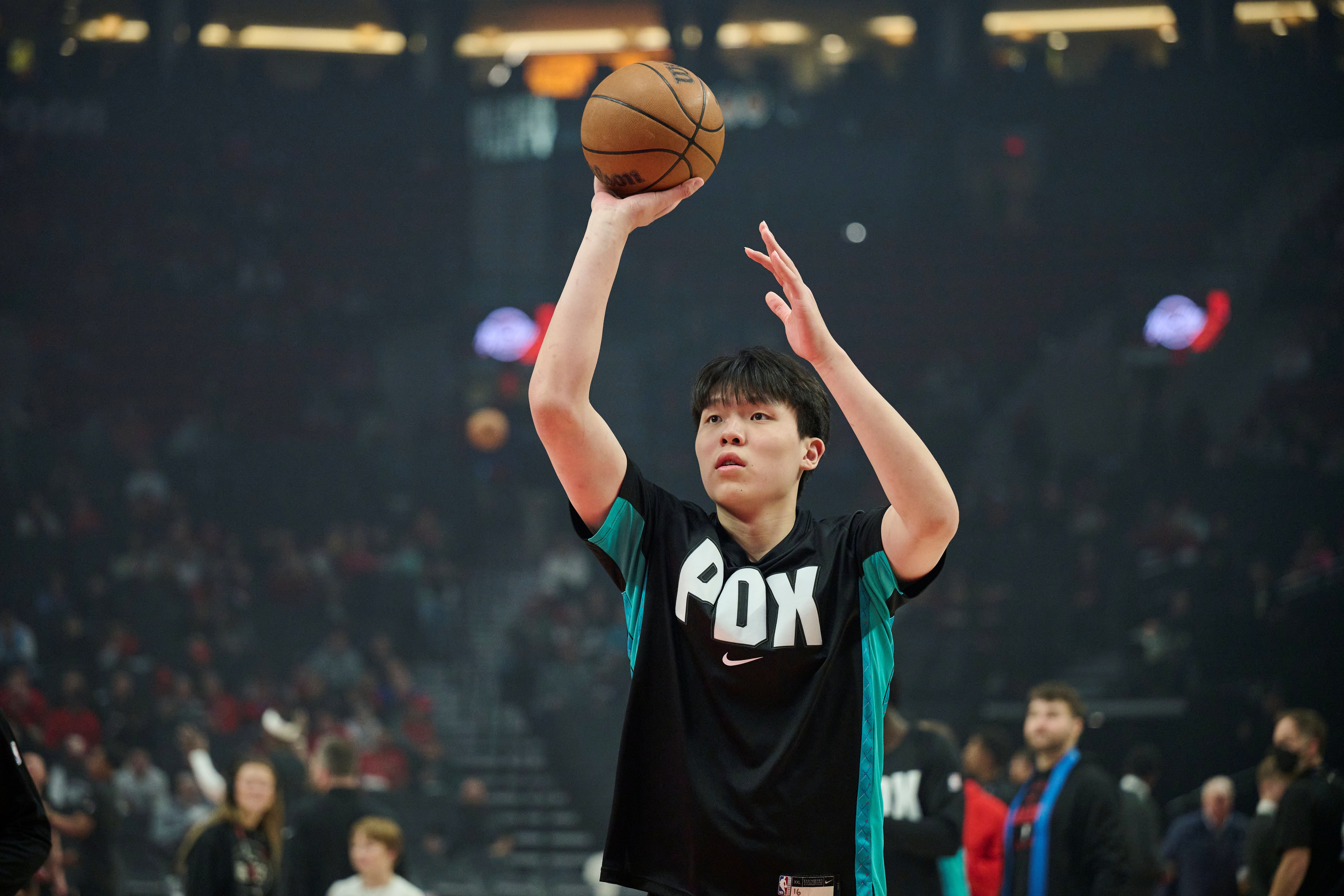 开云电竞大平台-曾令旭：斯普利特够意思了 瀚森上场时篮板不错防守反应还是偏慢