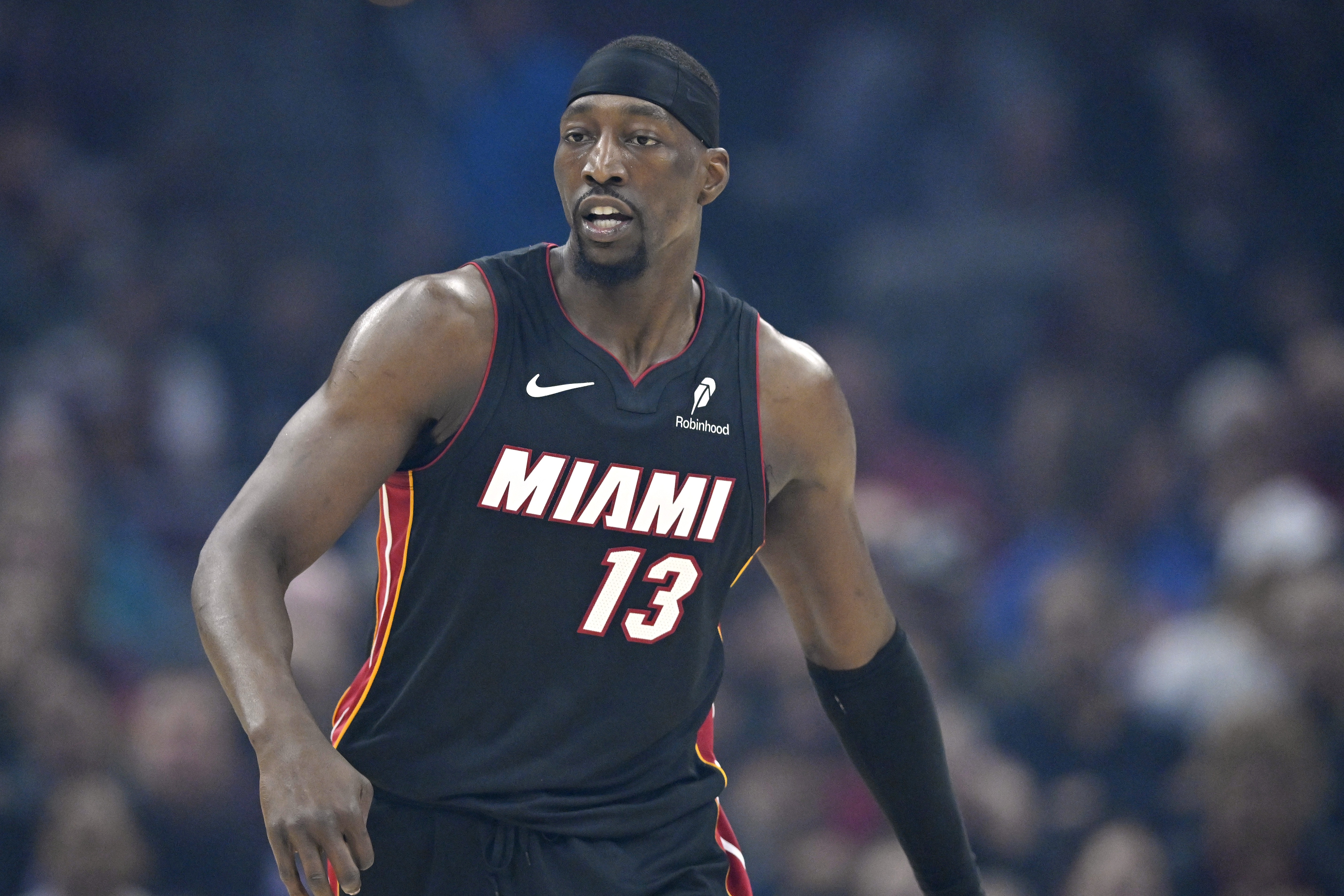 开云平台百家乐-83分先生！阿德巴约本赛季场均20.1分10板3.2助 命中率仅44%